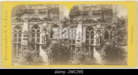 Détails du Friedrichshaus in Schloss Heidelberg, Allemagne, Hippolyte Jouvin, 1860 - 1865 Stereograph Heidelberg carton. façade imprimée papier albumen (de maison ou de bâtiment). Sculpture Schloss Heidelberg Banque D'Images