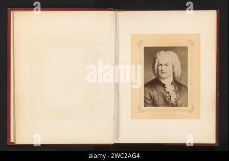Production photographique d'un portrait peint de Johann Sebastian Bach par Carl Jaeger, Anonyme, d'après Carl Jaeger, en ou après 1870 - en ou avant 1872 photographie papier impression photo albumen, peinture. portrait du compositeur Banque D'Images