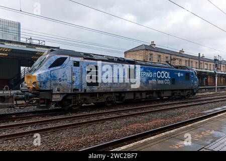 88010 'Aurora' sur la ligne de marchandises vers le bas à la gare de Preston, travaillant le 4S43 0640 Daventry Drs (Tesco) à Mossend EUROTERMINAL. Banque D'Images