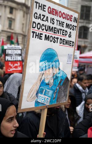 13 janvier 2024. Des centaines de milliers de manifestants se réunissent à Bank dans la ville de Londres dans le cadre d'une manifestation mondiale en soutien à Palest Banque D'Images