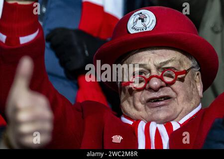 SITTARD - Un supporter du Sparta Rotterdam lors du match néerlandais d'Eredivisie entre Fortuna Sittard et Sparta Rotterdam au Fortuna Sittard Stadium le 13 janvier 2024 à Sittard, aux pays-Bas. ANP MARCEL VAN HOORN Banque D'Images