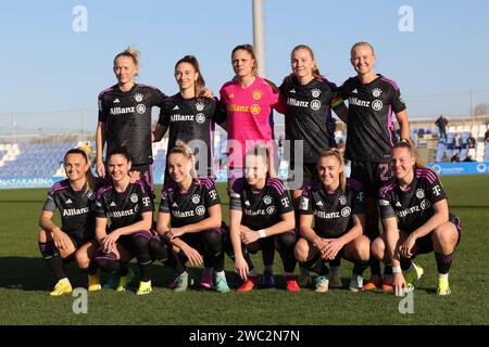 Rangée arrière gauche à droite : Lea Schuller (11) du Bayern Munich, Katharina Naschenweng (19) du Bayern Munich, gardien Maria Luisa Grohs (22) du Bayern Munich, Glodis Perla Viggosdottir (4) du Bayern Munich, Pernille Harder (21) du Bayern MunichFront ligne gauche à droite : Samantha Kerr (26) du Bayern Munich Sarah Zadrazil (25) du Bayern Munich, Giulia Gwinn (7) du Bayern Munich, Franziska Kett (20) du Bayern Munich, Georgia Stanway (31) du Bayern Munich et Jill Baijings (18) du Bayern Munich posant pour la photo de l'équipe avant un match amical de football féminin entre le FC Bayern Munich et Granada CF le vendredi 11 janvier Banque D'Images