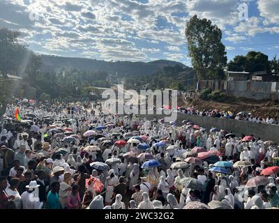 Gondar, Éthiopie, 19 janvier 2023 ; foule célébrant Timkat, une célébration orthodoxe éthiopienne à Gondar, Éthiopie Banque D'Images