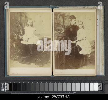 Portrait de la princesse Wilhelmina en tant que fille avec sa mère la reine régente Emma, anonyme, photographie vers 1889. Photographie Cabinet partie de l'album photo avec des enregistrements de la princesse Wilhelmina enfant jusqu'à son investiture en 1898. Carton néerlandais. Règle d'impression albumen support photographique, Sovereign - BB - règle femelle. enfant. Mère et enfant(s), femme et enfant(s) (groupe familial) pays-Bas Banque D'Images