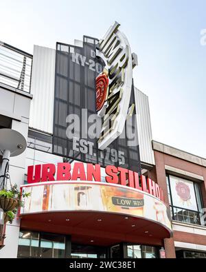 Le Jim Beam Stillhouse urbain est situé sur la célèbre 4ème rue au centre-ville de Louisville et donne un coup d'oeil à l'intérieur de la petite distillerie. Banque D'Images