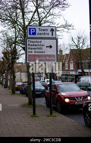 Panneau routier dans Saffron Walden High Street Banque D'Images