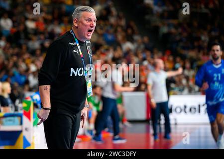 Munich, Allemagne. 13 janvier 2024. Handball : Championnat d'Europe, Grèce - Danemark, tour préliminaire, Groupe F, jour de match 2. L'entraîneur danois Nikolaj Jacobsen crie. Crédit : Marco Wolf/dpa/Alamy Live News Banque D'Images