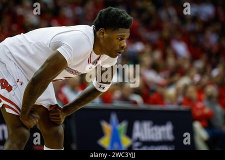 Madison, WISCONSIN, États-Unis. 13 janvier 2024. Les Badgers du Wisconsin gardent AJ Storr (2) lors du match de basket-ball de la NCAA entre les Wildcats du Nord-Ouest et les Badgers du Wisconsin au Kohl Center de Madison, WISCONSIN. Darren Lee/CSM/Alamy Live News Banque D'Images