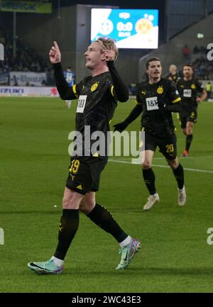 Julian Brandt jubelt nach seinem Tor zum 1:0 fotografiert beim Fußball Bundesliga Spiel Darmstadt. 98 gegen Borussia. Dortmund am 13.1. 2024 à Darmstadt. Banque D'Images