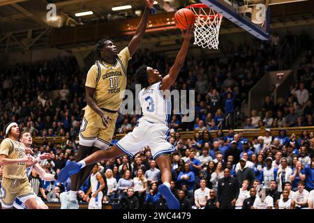 Durham, Caroline du Nord, États-Unis. 13 janvier 2024. 1/13/24 - Durham, NC - Duke Blue Devils garde Jeremy Roach #3 va chercher un panier sur la défense des Georgia Tech Yellow Jackets pendant la seconde moitié du match au Cameron Indoor Stadium à Durham, Caroline du Nord.Zuma Press (image de crédit : © Hunter Cone/ZUMA Press Wire) USAGE ÉDITORIAL SEULEMENT! Non destiné à UN USAGE commercial ! Banque D'Images