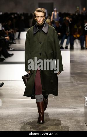 Milan, Italien. 13 janvier 2024. FENDI automne/hiver 2024-2025 Runway pendant la Fashion week de Milan vêtements pour hommes le 2024 janvier - Milan ; Italie 13/01/2024 crédit : dpa/Alamy Live News Banque D'Images