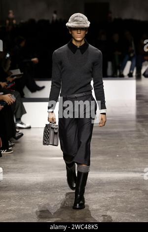 Milan, Italien. 13 janvier 2024. FENDI automne/hiver 2024-2025 Runway pendant la Fashion week de Milan vêtements pour hommes le 2024 janvier - Milan ; Italie 13/01/2024 crédit : dpa/Alamy Live News Banque D'Images