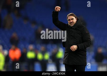 Cardiff, Royaume-Uni. 13 janvier 2024. Daniel Farke, le Manager du Leeds Utd FC célèbre la victoire de ses équipes. Match de championnat EFL Skybet, Cardiff City contre Leeds Utd au Cardiff City Stadium à Cardiff, pays de Galles, le samedi 13 janvier 2024. Cette image ne peut être utilisée qu'à des fins éditoriales. Usage éditorial uniquement, photo par Andrew Orchard/Andrew Orchard photographie sportive/Alamy Live News crédit : Andrew Orchard photographie sportive/Alamy Live News Banque D'Images