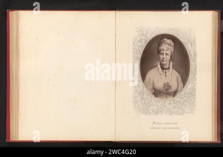Production photographique d'un portrait peint de Marie-Christine, Reine d'Espagne, Anonyme, c. 1875 - en 1880 ou avant cette date photographie impression papier blanc reine, impératrice, etc. (Épouse d'une règle). Personnes historiques - BB - femme Banque D'Images