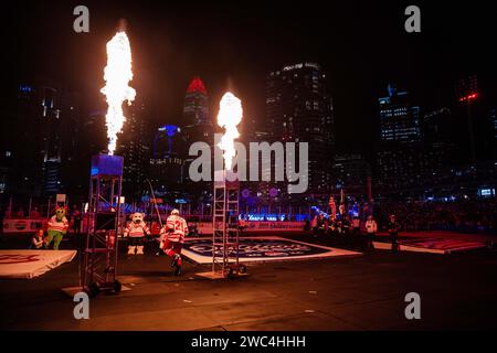 Charlotte, Caroline du Nord, États-Unis. 13 janvier 2024. Charlotte Checkers Zac Dalpe (21) court pour la Queen City Outdoor Classic contre les Américains de Rochester au Truist Field à Charlotte, en Caroline du Nord. (Scott Kinser/CSM). Crédit : csm/Alamy Live News Banque D'Images