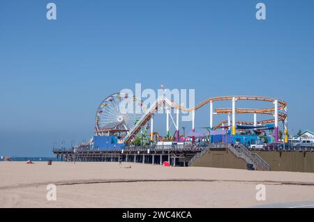 Santa Monica, Californie, États-Unis - 11 août 2019. Plage de Santa Monica, jetée et parc d'attractions Banque D'Images