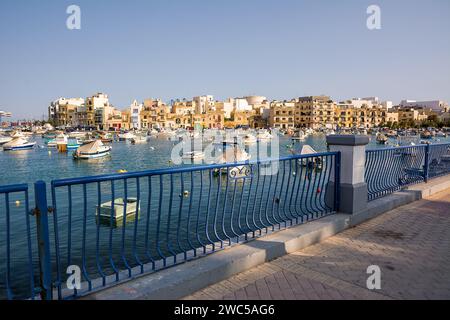 Marsaxlokk, Malte - 18 juin 2023 : vue sur une partie du port de Marsaxlokk sur l'île de Malte Banque D'Images