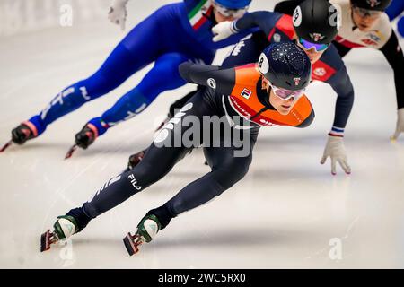 Gdansk, Pologne. 14 janvier 2024. GDANSK, POLOGNE - 14 JANVIER : Xandra Velzeboer, des pays-Bas, en compétition sur le 1500m féminin lors des Championnats d'Europe ISU de patinage de vitesse sur courte piste à Hala Olivia le 14 janvier 2024 à Gdansk, Pologne. (Photo Andre Weening/Orange Pictures) crédit : Orange pics BV/Alamy Live News Banque D'Images