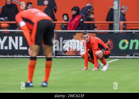 Volendam, pays-Bas. 14 janvier 2024. VOLENDAM, PAYS-BAS - 14 JANVIER : Calvin Twigt du FC Volendam est déçu de la défaite lors du match néerlandais d'Eredivisie entre le FC Volendam et l'Almere City FC au Kras Stadion le 14 janvier 2024 à Volendam, pays-Bas. (Photo de Pieter van der Woude/Orange Pictures) crédit : dpa/Alamy Live News Banque D'Images