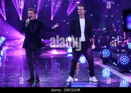 Modérateur Florian Silbereisen GER mit Thomas Anders - ARD Live Show ãSchlagerchampions - Das große Fest der BestenÒ aus dem Velodrom à Berlin *** présentateur Florian Silbereisen GER avec Thomas Anders ARD Live Show ÒSchlagerchampions Das große Fest der BestenÓ du Velodrom à Berlin Banque D'Images