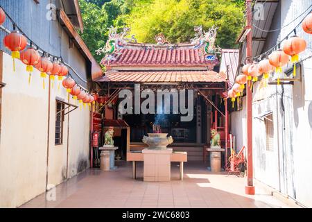 Georgetown, Malaisie - 18 décembre 2023 : le temple taoïste traduit comme une maison en bois dans la région de Tanjung Tokong à Georgetown, en Malaisie Banque D'Images