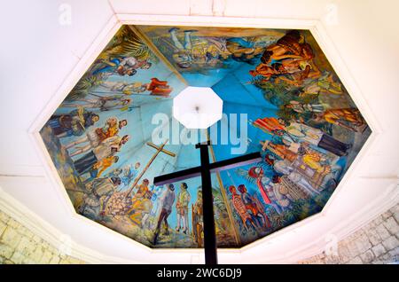 La croix de Magellan à l'intérieur du pavillon situé à Plaza Sugbu Banque D'Images