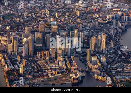 Canary Wharf et les Docklands d'en haut au crépuscule Banque D'Images