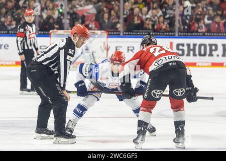 Kyle Platzer (Schwenninger Wild Wings, #88) GER, Koelner Haie gegen Schwenningen Wild Wings, Eishockey, DEL, Spieltag 38, Spielzeit 2023/24, 14.01.2024, photo : EIBNER / Gerhard Wingender Banque D'Images