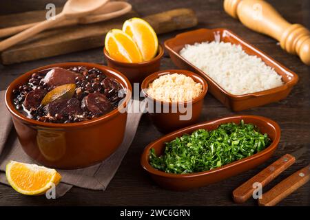 Feijoada, une cuisine typiquement brésilienne. Banque D'Images