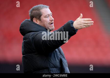 Bristol, Royaume-Uni. 14 janvier 2024. Matt Beard, Manager de Liverpool lors du match du quatrième tour de la FA Cup féminin entre Bristol City Women et Liverpool Women à Ashton Gate à Bristol le 14 janvier 2024. Cette image ne peut être utilisée qu'à des fins éditoriales. Usage éditorial uniquement. Crédit : Ashley Crowden/Alamy Live News Banque D'Images