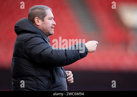 Bristol, Royaume-Uni. 14 janvier 2024. Matt Beard, Manager de Liverpool lors du match du quatrième tour de la FA Cup féminin entre Bristol City Women et Liverpool Women à Ashton Gate à Bristol le 14 janvier 2024. Cette image ne peut être utilisée qu'à des fins éditoriales. Usage éditorial uniquement. Crédit : Ashley Crowden/Alamy Live News Banque D'Images