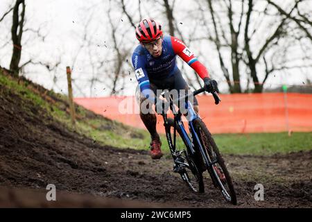 HOOGEVEEN - Lars van der Haar en action lors des championnats néerlandais de cyclo-cross (M) au Hoogeveen Pavilion Nijstad. ANP BAS CZERWINSKI Banque D'Images