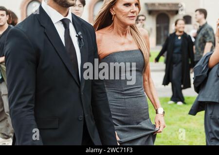 Anna Dello Russo à l'extérieur de l'exposition Alberta Ferretti pendant la semaine de la mode de Milan vêtements pour femmes Printemps/été 2024. Banque D'Images