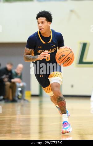 Syracuse, NY, États-Unis. 13 janvier 2024. Adam Clark (0 ans), garde des guerriers Merrimack, contrôle le ballon contre les dauphins du Moyne lors de la seconde mi-temps, samedi 13 janvier 2024 à Ted Grant court à Syracuse, NY. Merrimack a gagné 66-62. Rich Barnes/CSM/Alamy Live News Banque D'Images