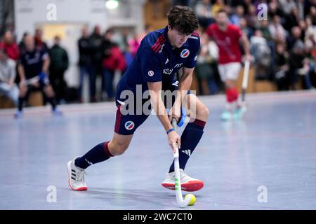 Mannheim, Deutschland. 14 janvier 2024. Andreas Rafi (MHC, 17), Am ball, Freisteller, Ganzkörper, Einzelbild, Einzelfoto, Aktion, action, 14.01.2024, Mannheim (Deutschland), Hallenhockey, 1. Bundesliga Süd, Herren, Mannheimer HC - TSV Mannheim crédit : dpa/Alamy Live News Banque D'Images