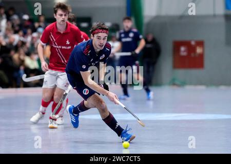 Mannheim, Deutschland. 14 janvier 2024. Luis Holste (MHC, 9), Am ball, Aktion, action, Spielszene, 14.01.2024, Mannheim (Deutschland), Hallenhockey, 1. Bundesliga Süd, Herren, Mannheimer HC - TSV Mannheim crédit : dpa/Alamy Live News Banque D'Images