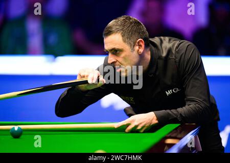 LONDRES, ROYAUME-UNI. 14 janvier 2024. Ronnie O’Sullivan en finale contre Ali carter lors du MRQ Masters 2024 à Alexandra Palace le dimanche 14 janvier 2024 à LONDRES EN ANGLETERRE. Crédit : Taka G Wu/Alamy Live News Banque D'Images