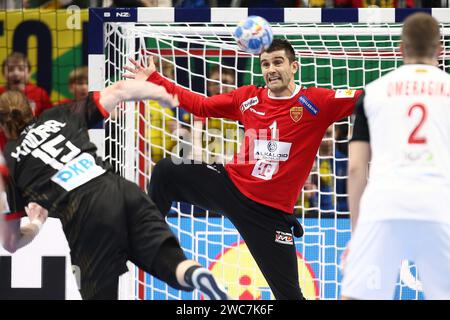 Berlin, Allemagne. 14 janvier 2024. Nikola Mitrevski de Macédoine lors du match de handball du groupe A De l'EHF Euro 2024 entre la Macédoine du Nord et l'Allemagne le 14 janvier 2024 au Mercedes-Benz Arena de Berlin, Allemagne - photo Piotr Matusewicz/DPPI crédit : DPPI Media/Alamy Live News Banque D'Images