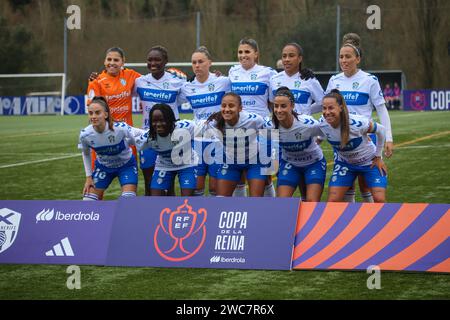 San Claudio, Espagne, 14 janvier 2024 : le onze de départ de l'UDG Tenerife lors de la manche 16 de la SM la Reina Cup 2023-24 entre le Real Oviedo FEM et l'UDG Tenerife, le 14 janvier 2024, au complexe sportif 'El Castañeo', à San Claudio, Espagne. Crédit : Alberto Brevers / Alamy Live News. Banque D'Images