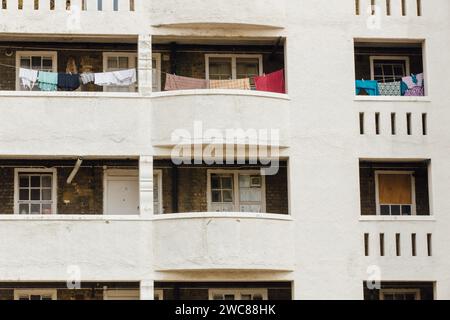 Ossulston Estate est un domaine municipal de plusieurs étages construit par le London County Council sur Chalton Street dans Somers Town entre 1927 et 1931 Banque D'Images