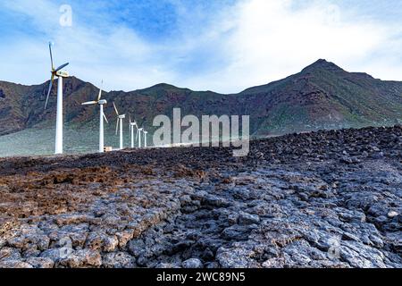 Éoliennes en Punta de Teno (île de Tenerife) Banque D'Images