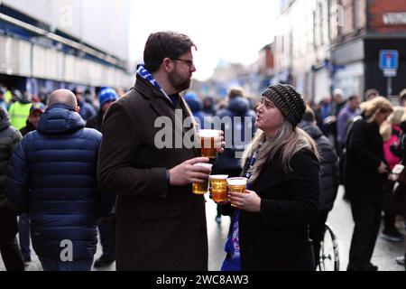 Liverpool, Royaume-Uni. 14 janvier 2024. Fans d'Everton avant le match de Premier League à Goodison Park, Liverpool. Le crédit photo devrait être : Gary Oakley/Sportimage crédit : Sportimage Ltd/Alamy Live News Banque D'Images