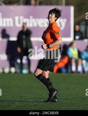 Durham City le dimanche 14 janvier 2024. Arbitre Elizabeth Simms lors du match du quatrième tour de la coupe FA féminine Adobe entre le Durham Women FC et Manchester City à Maiden Castle, Durham City, le dimanche 14 janvier 2024. (Photo : Mark Fletcher | MI News) crédit : MI News & Sport / Alamy Live News Banque D'Images