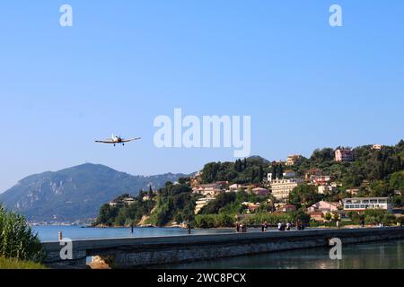 PZL-Mielec M-18 Dromader, avion de lutte contre l'incendie, utilisé par l'armée de l'air grecque atterrissant à l'aéroport Ioannis Kapodistris, Corfou, Grèce Banque D'Images