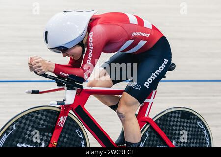 Apeldoorn, pays-Bas. 14 janvier 2024. Photo par Alex Whitehead/SWpix.com - 14/01/2024 - Cyclisme - Championnats d'Europe UEC Track Elite 2024 - Omnisport, Apeldoorn, pays-Bas - qualifications de poursuite individuelle féminine - Alberte Greve du Danemark crédit : SWpix/Alamy Live News Banque D'Images