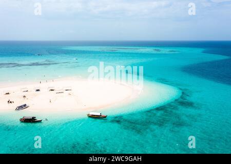 Atoll idyllique de banc de sable à Zanzibar, Tanzanie. Vue aérienne Banque D'Images