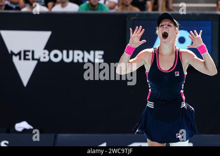 Melbourne, Australie, 15 janvier 2024. La joueuse de tennis Laura Siegemund, originaire d'Allemagne, est en action lors de l'Open australien de tennis Grand Chelem 2024 à Melbourne Park. Crédit photo : Frank Molter/Alamy Live news Banque D'Images