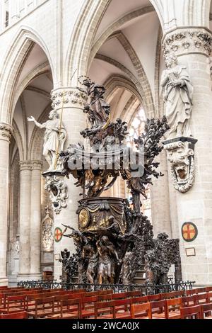 Chaire baroque du 17e siècle par Hendrik Frans Verbruggen, Cathédrale de St. Gudula, Bruxelles, Belgique Banque D'Images