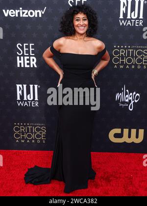 Santa Monica, États-Unis. 14 janvier 2024. SANTA MONICA, LOS ANGELES, CALIFORNIE, États-Unis - JANVIER 14 : Tracee Ellis Ross arrive à la 29e cérémonie annuelle des Critics' Choice Awards qui se tient au Barker Hangar le 14 janvier 2024 à Santa Monica, Los Angeles, Californie, États-Unis. (Photo de Xavier Collin/image Press Agency) crédit : image Press Agency/Alamy Live News Banque D'Images