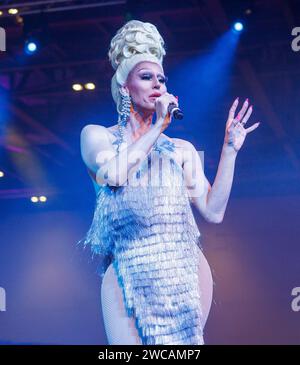 RuPaul DragCon série 5-Drag Queens se produisent à l'After Party à l'Excel Centre Banque D'Images